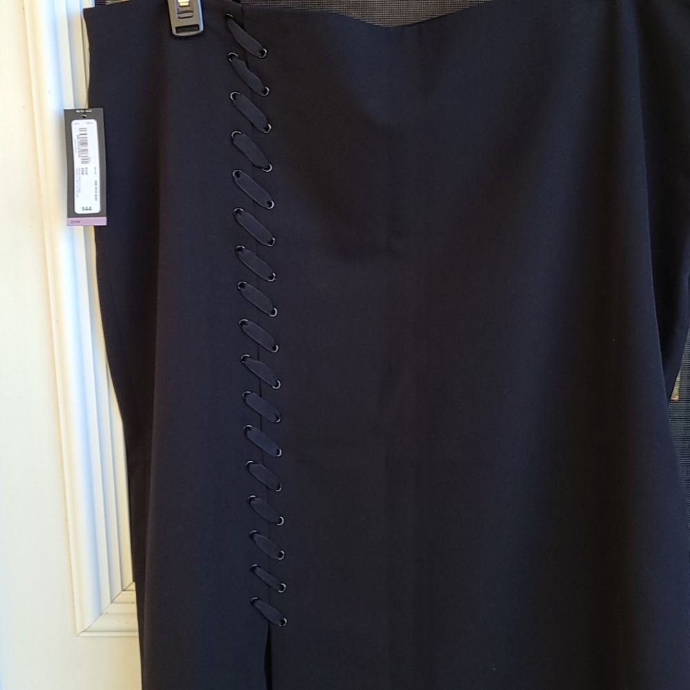 Black skirt - Picture 2 of 5